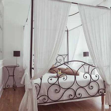 Piccolo מלון פולוניקה