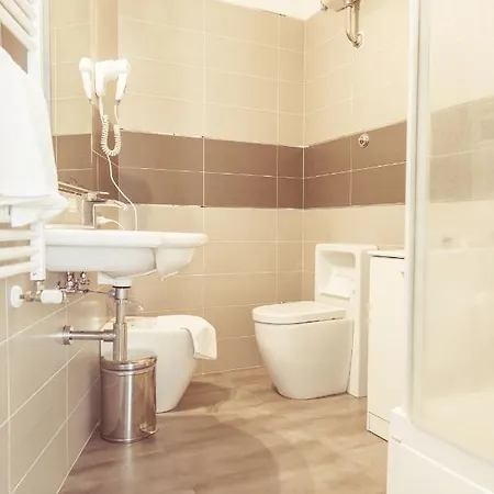 Piccolo מלון פולוניקה