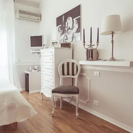 Piccolo מלון פולוניקה